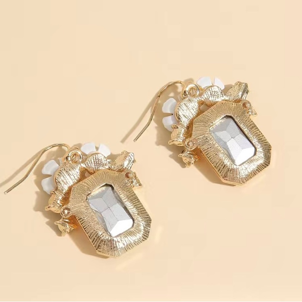 New Rhinestone dangle earrings - Picture 4 of 8